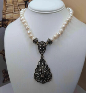 Heidi Daus Multicolor Vintage Pearl Drop Pendant Necklace Beaded